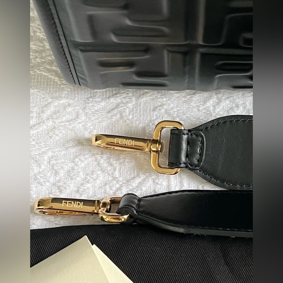 NWT - Authentic - FENDI Sunshine Medium black leather shopper - Picture 10 of 14